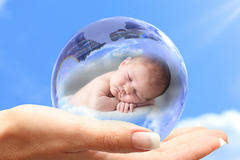 新生宝宝打喷嚏是怎么回事 新生宝宝打喷嚏是怎么回事？
